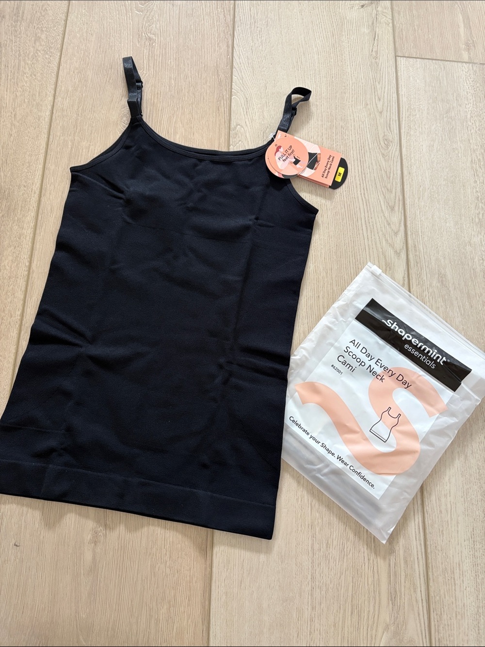 Shapermint All Day Every Day Scoop Neck Cami in Black M